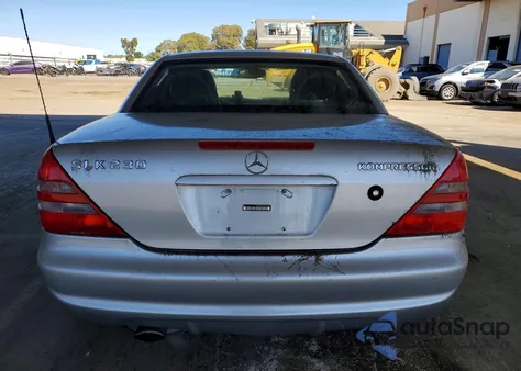 1999 Mercedes-Benz Slk 230 Kompressor z USA, uszkodzony, nr VIN WDBKK47F4XF103867